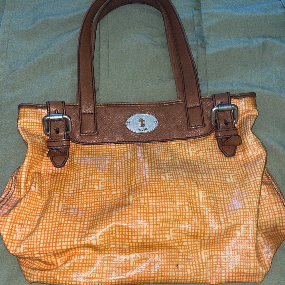 Fossil purse